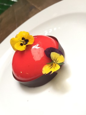 Mousse de maracuyá y frutos rojos