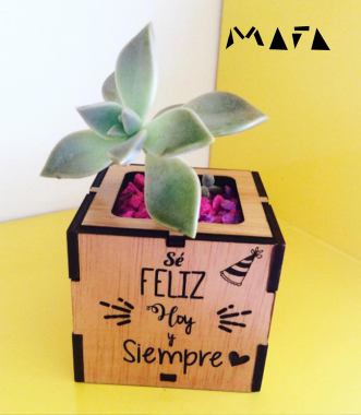 Un regalo especial
Una flor para otra flor, personalizamos tus floreros con la frase que desees. demuestra tu amor
#flores #felizdiamuejr #regalos #detalles #mara