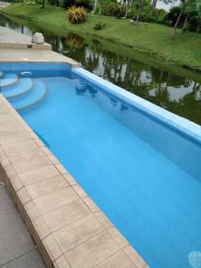 PISCINA ISLA MOCLI