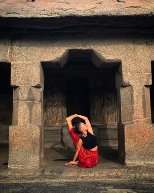 Compass pose en India