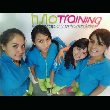 Somos un grupo de trabajo multidisciplinario, con grandes personas como profesionales, estamos especializadas en las áreas traumatológicas y deportiva.