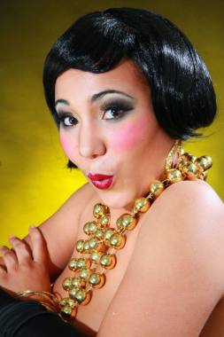 maquillage sophistiqué (Joséphine BAKER)