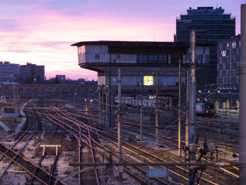 Bologna Centrale all'alba, immagini su misura per arredamento. D'Amicis fotogtrafo.