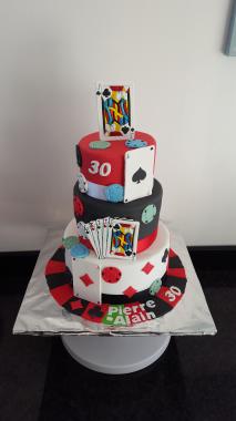 Gâteau anniversaire 30 personnes thème Casino prix 130€
