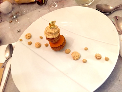 Religieuse au caramel beurre salé