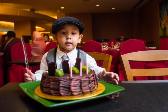 Birthday party photography by http://ezaniphoto.com