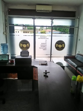 interior kantor kami