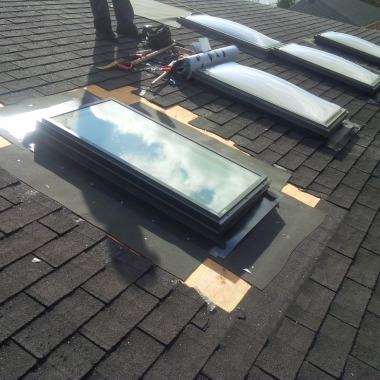 4 VELUX SKYLIGHTS CURB MOUNT