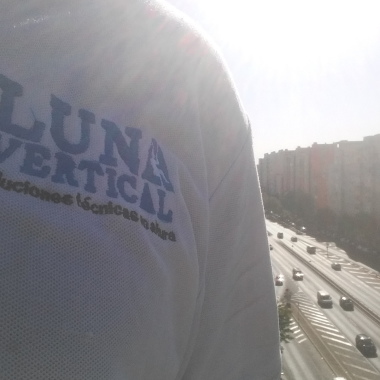 Lunavertical