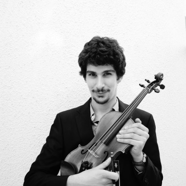 Dj E Músico (Violinista/Pianista) Para Aulas E Eventos