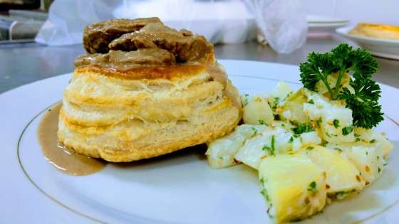 Volovan relleno de Beef strogonoff