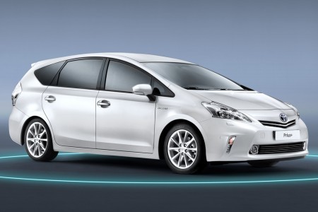 voiture hybride pour respecter la planète et de plus un confort maximal ( moins de bruit)