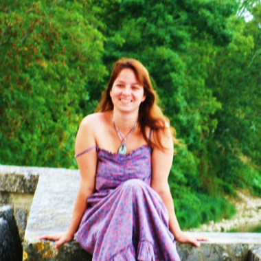 Marie , Écrivain Publique , Illustratrice , Correctrice , Traductrice Anglais .