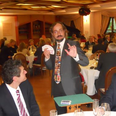 Illusionismo Ai Tavoli Prestigiatore Illusionista