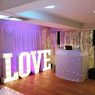 White Wedding L.O.V.E Lights