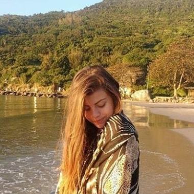 Ana Júlia Vieira
