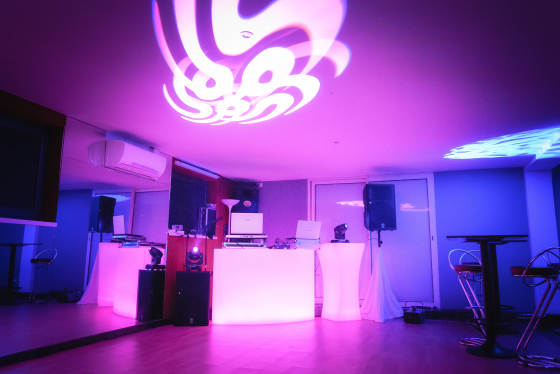 Louez une discothèque pour votre soirée!
Anniversaire, Soirée d'Entreprise