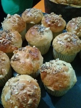 Panecillos de naranja y nueces, con semillas de Chia y almendras.