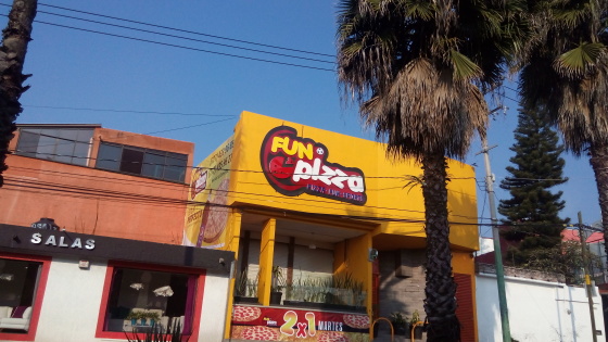 Anuncio en letras de acrilico