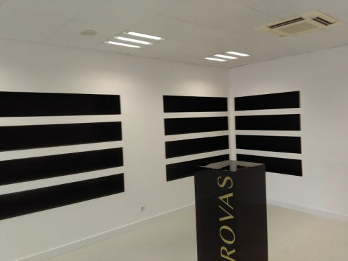 Armarios executados em gesso cartonado finalizados a esmalte
