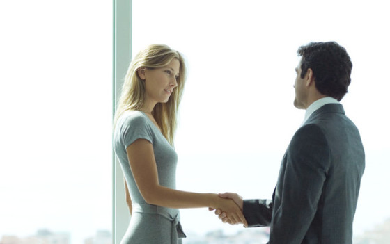 Accompagnement professionnel d’une personne ou d’une équipe visant à développer le potentiel, le savoir-faire, l’amélioration des performances, la résolution de problèmes de communication au sein de l'entreprise ou l’atteinte d’un objectif professionnel