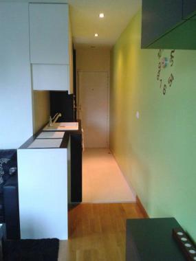 Agencement de cuisine sur mesure/plan de travail escamotable.