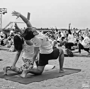 Pose tidak perlu menantang, namun inti dari yoga adalah melakukan asana sesuai dengan kemampuan diri sendiri.