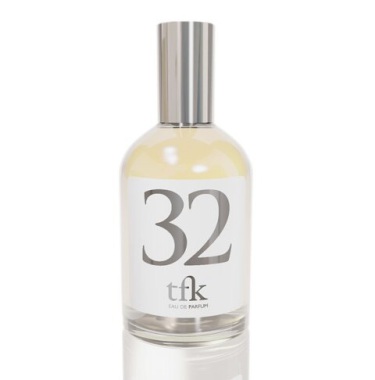 Une des 78 bouteilles de parfum réalisées en 3D pour le site TFK 
Visuel paru sur le site Vogue Italie.