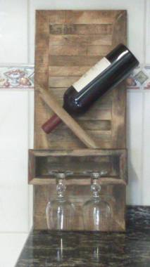 Porta vinho em madeira de pallet