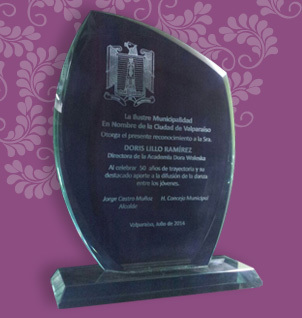 RECONOCIMIENTO DE LA ILUSTRE MUNICIPALIDAD DE VALPARAISO POR 50 AÑOS DE LABOR ARTISTICA EN BENEFICIO DEL ARTE DE LA REGION