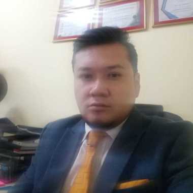 Abg. Luis Logroño