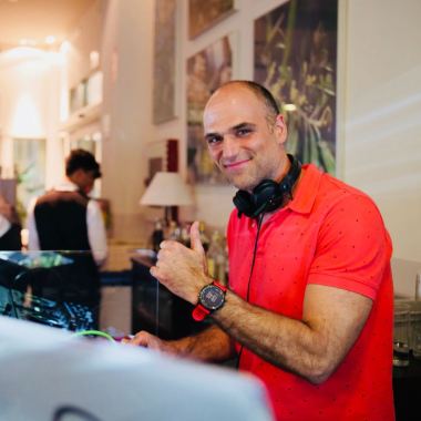 Dj