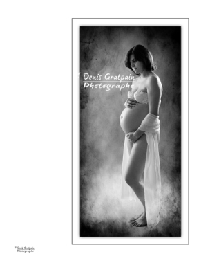 Femme enceinte en studio avec effets spéciaux