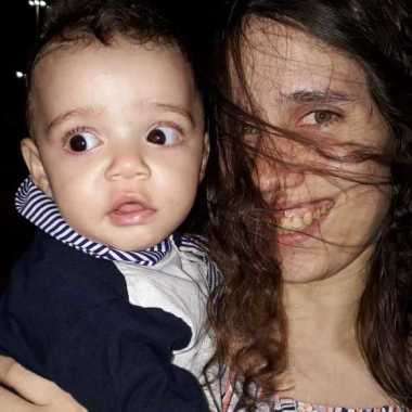 A Procura De Emprego Como Babá