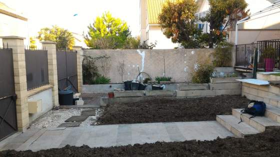 Passage du motoculteur pour refaire le gazon + arrachage bambou