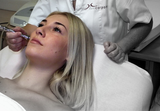 Tratamientos faciales: microdermoabrasión, mesoterapia, radiofrecuencia, fotorrejuvecimiento, peeling químicos.