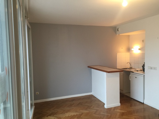 rebouche trou et peinture mur