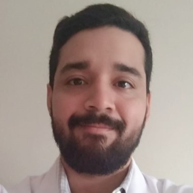 Dr. Oscar Cantos- Medicina General