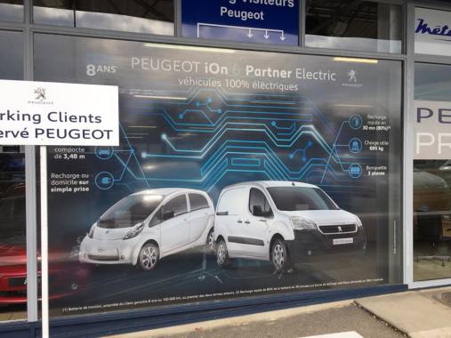  Impression et pose stickers micro perforés à Peugeot Meaux