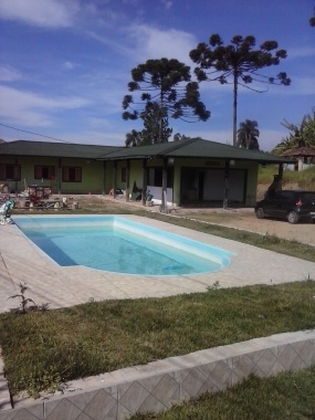 Construção de telhado e reforma de piscina