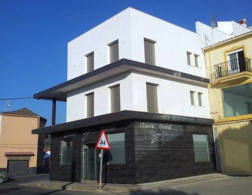 Edificio Egea en Arroyo del Ojanco