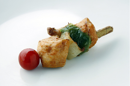Brocheta pollo con verduritas
