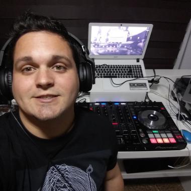 Dj Lara, Tecnico De Sonido Y Audiovisuales.