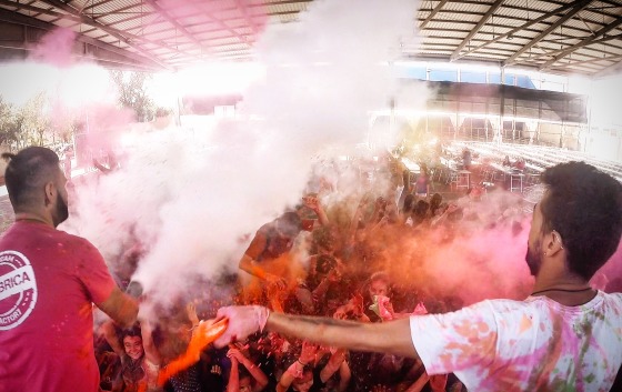 Fiestas Holi y extintores de co2 