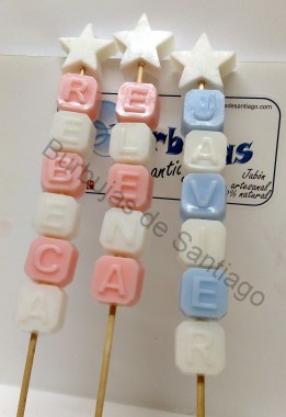 Brocheta nombre en jaboncitos para bautizo
