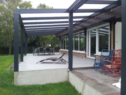 Réalisation d'une terrasse avec pergola