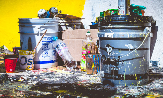 Pinturas acrílicas utilizadas dentro del proyecto La Rueda en el Barrio El Alto, Puebla