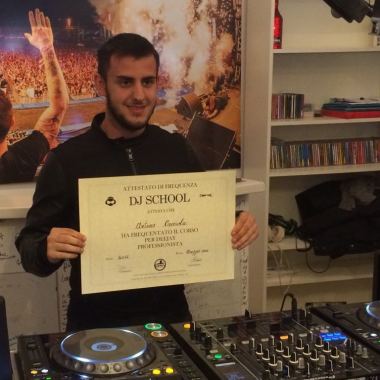 Dj