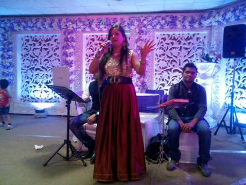 We provide live singing programme in wedding event,
Corporate event,
www.singersdelhi.com