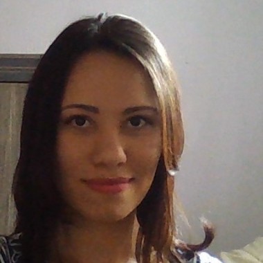 Cabeleireira E Esteticista.